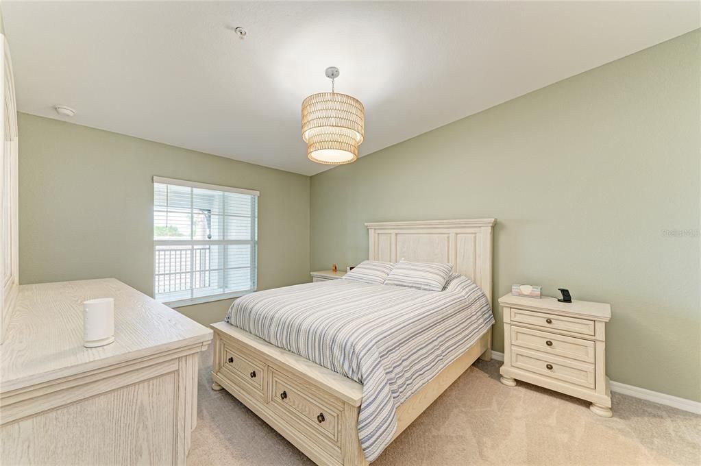 待售: $389,000 (2 贝兹, 2 浴室, 1366 平方英尺)