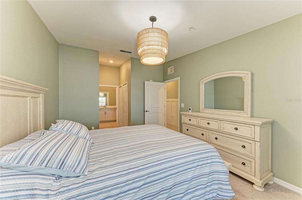 待售: $389,000 (2 贝兹, 2 浴室, 1366 平方英尺)