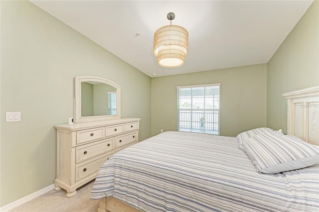 待售: $389,000 (2 贝兹, 2 浴室, 1366 平方英尺)