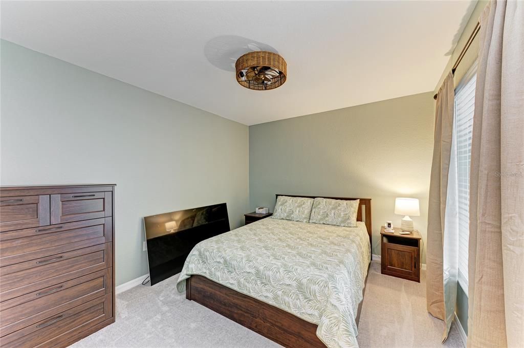 待售: $389,000 (2 贝兹, 2 浴室, 1366 平方英尺)