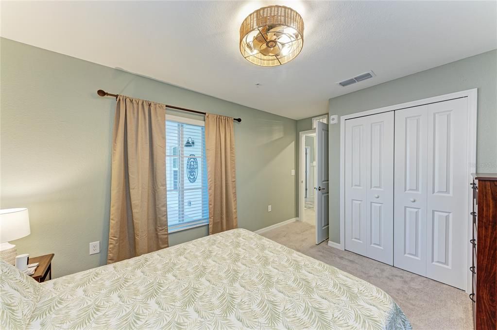 待售: $389,000 (2 贝兹, 2 浴室, 1366 平方英尺)