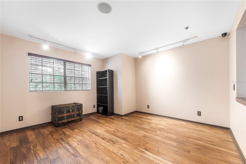 待售: $730,000 (3 贝兹, 2 浴室, 2383 平方英尺)