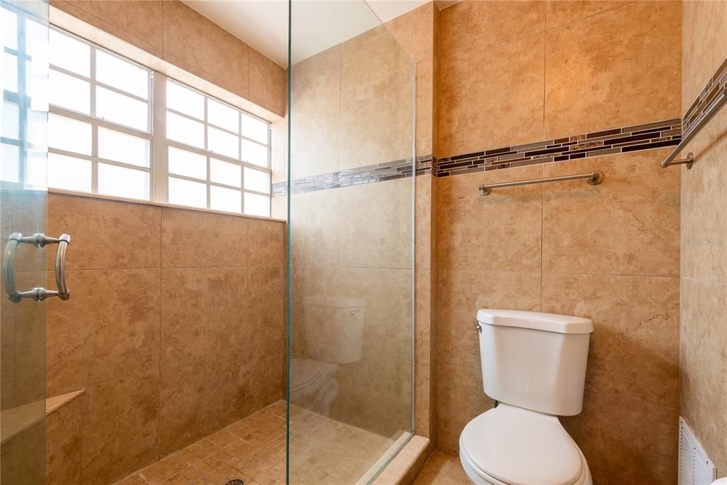 待售: $730,000 (3 贝兹, 2 浴室, 2383 平方英尺)