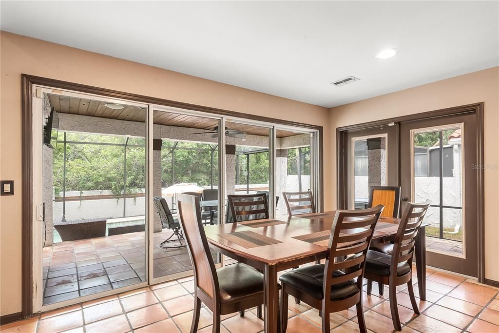 待售: $730,000 (3 贝兹, 2 浴室, 2383 平方英尺)