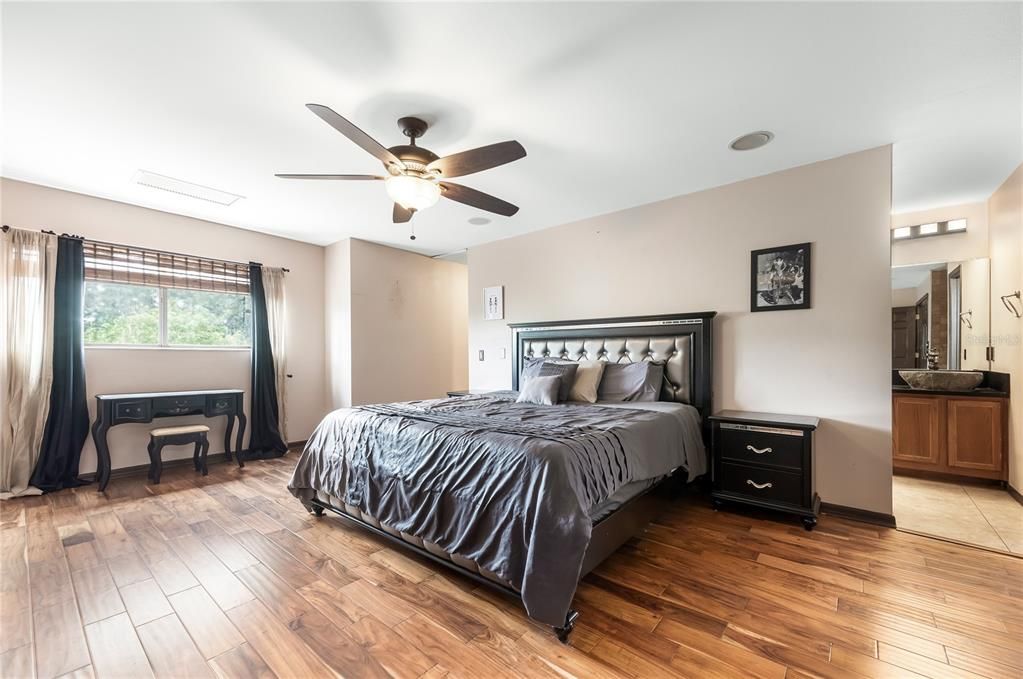 待售: $730,000 (3 贝兹, 2 浴室, 2383 平方英尺)