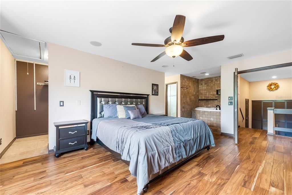 待售: $730,000 (3 贝兹, 2 浴室, 2383 平方英尺)