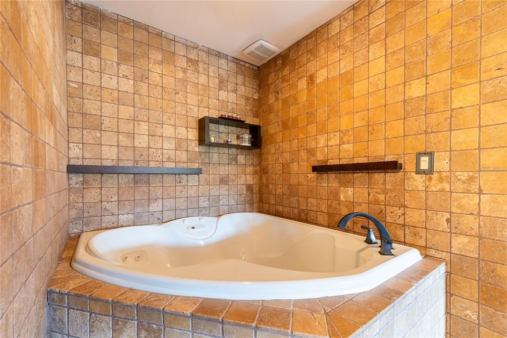 待售: $730,000 (3 贝兹, 2 浴室, 2383 平方英尺)