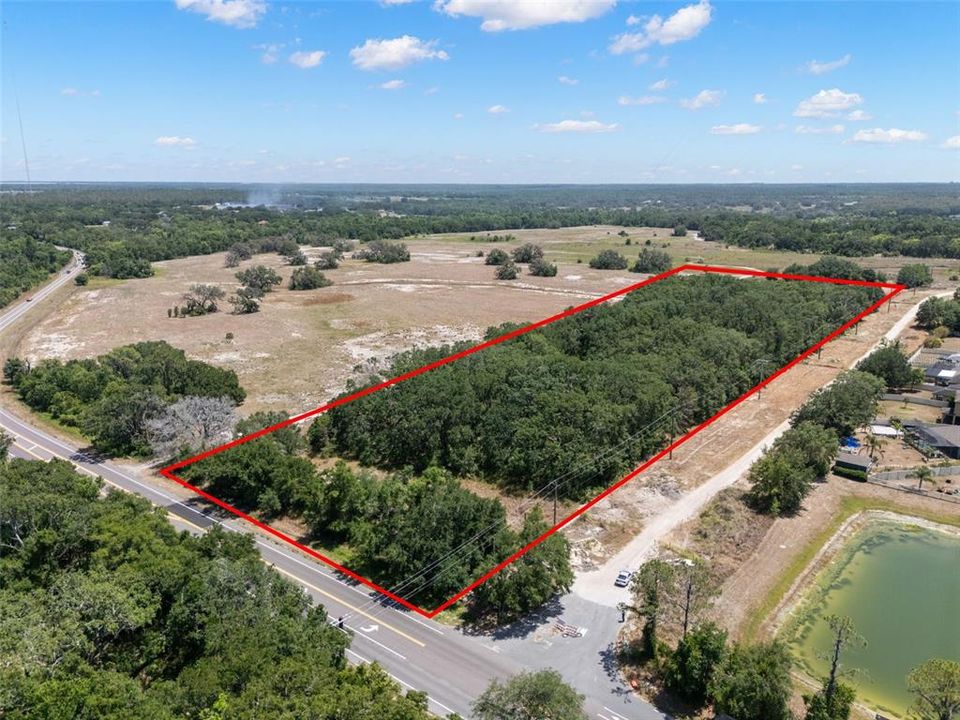 Под контрактом: $950,000 (5.57 acres)