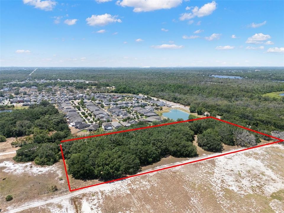 Под контрактом: $950,000 (5.57 acres)