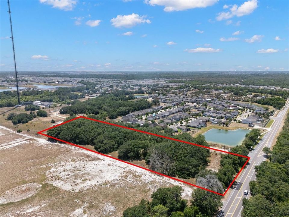 Под контрактом: $950,000 (5.57 acres)