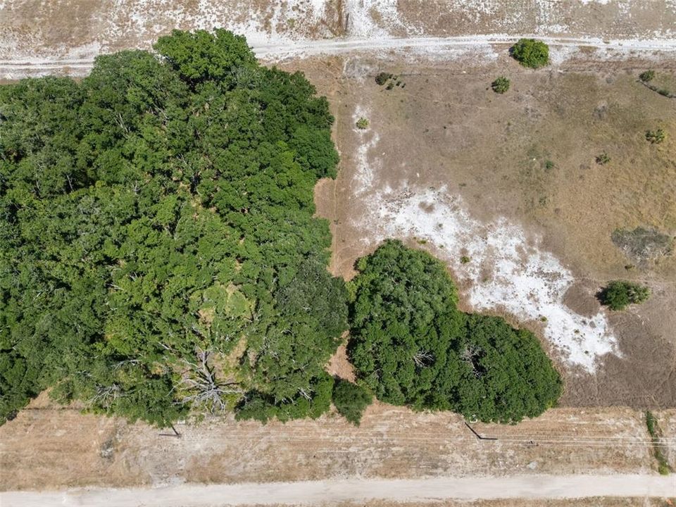 Под контрактом: $950,000 (5.57 acres)