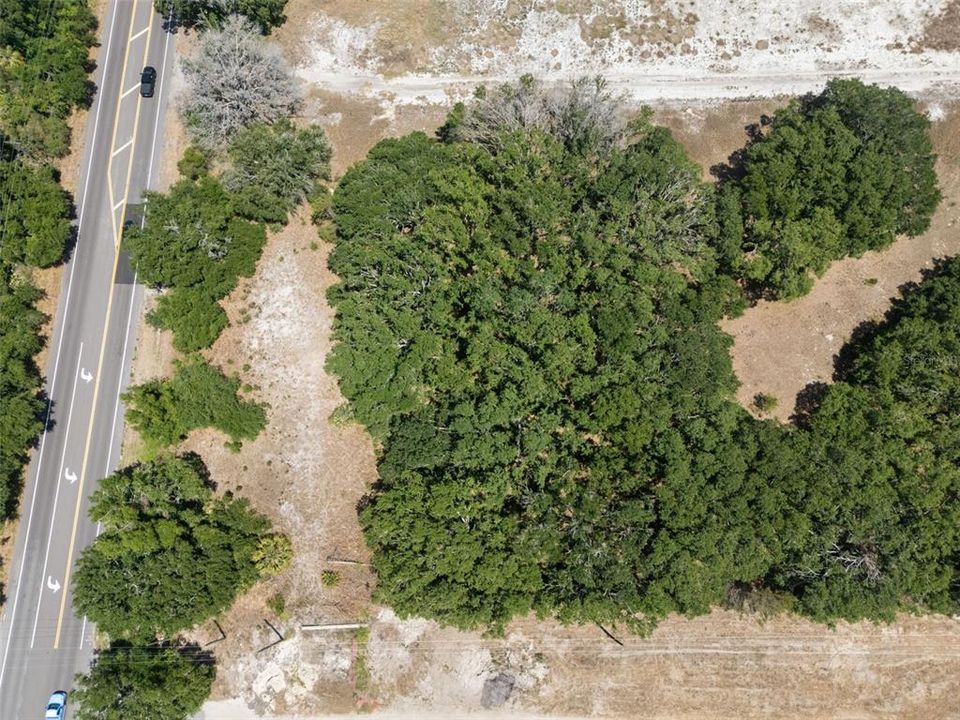 Под контрактом: $950,000 (5.57 acres)