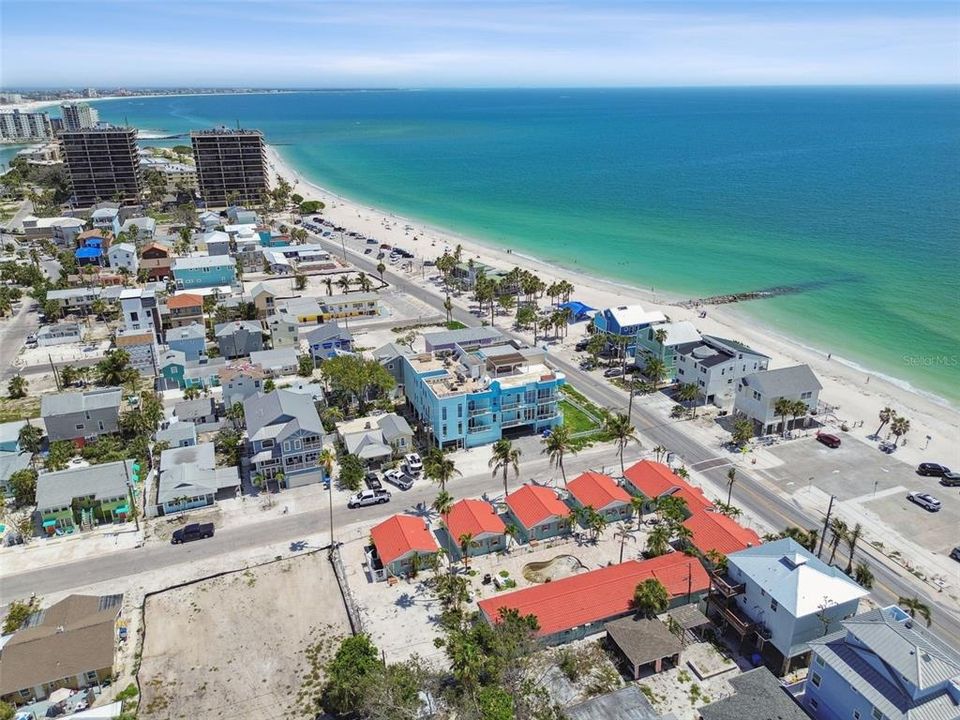 合同活跃: $3,750,000 (14 贝兹, 0 浴室, 4660 平方英尺)