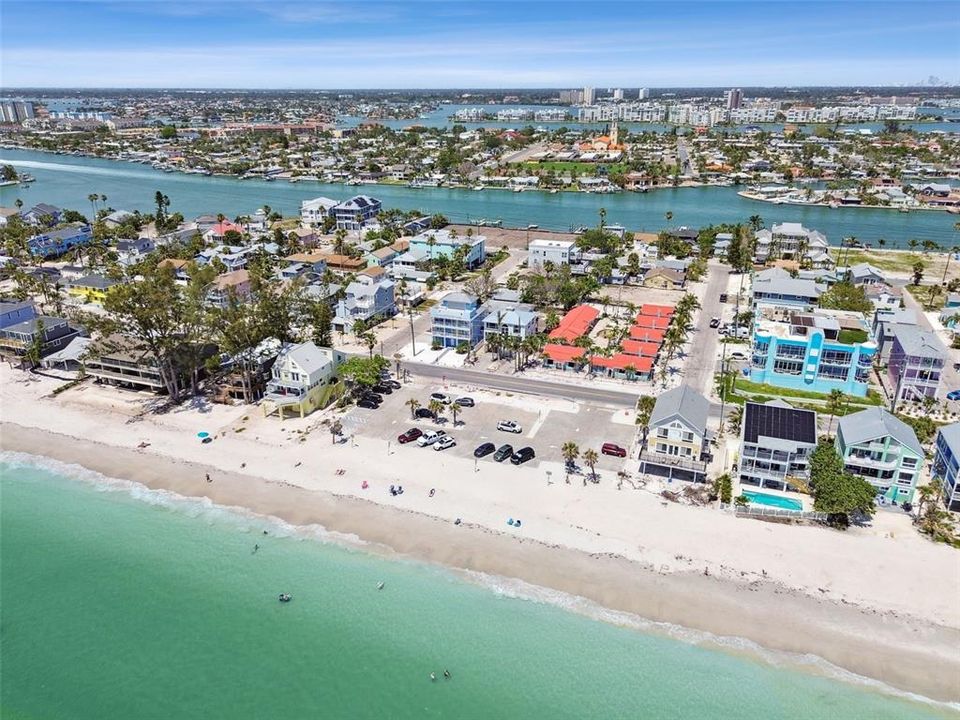 合同活跃: $3,750,000 (14 贝兹, 0 浴室, 4660 平方英尺)