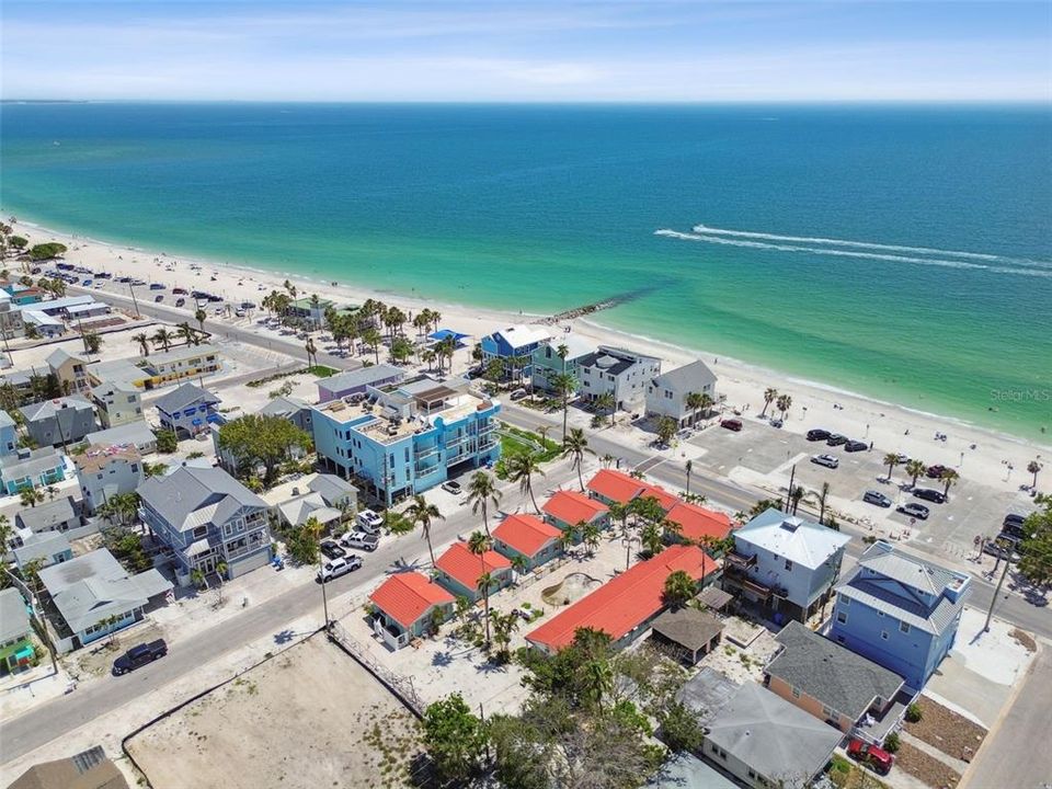 合同活跃: $3,750,000 (14 贝兹, 0 浴室, 4660 平方英尺)