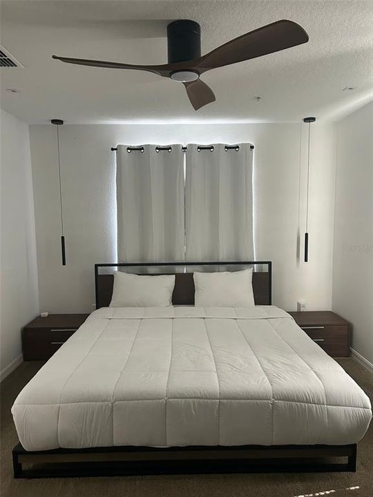 На продажу: $189,900 (2 спален, 2 ванн, 1034 Квадратных фут)