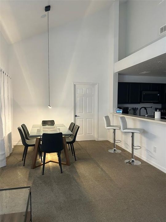 На продажу: $189,900 (2 спален, 2 ванн, 1034 Квадратных фут)