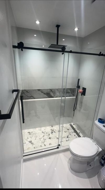 На продажу: $189,900 (2 спален, 2 ванн, 1034 Квадратных фут)