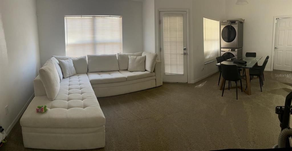 На продажу: $189,900 (2 спален, 2 ванн, 1034 Квадратных фут)