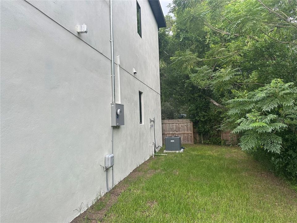 For Sale: $629,999 (3 beds, 3 baths, 1170 Square Feet)