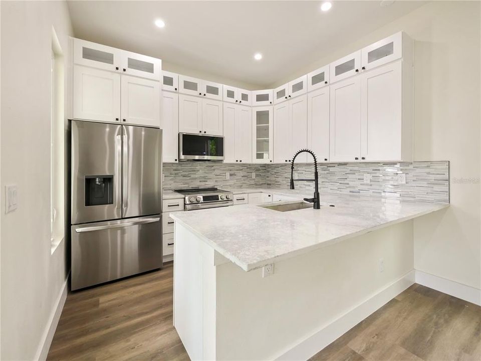 For Sale: $629,999 (3 beds, 3 baths, 1170 Square Feet)