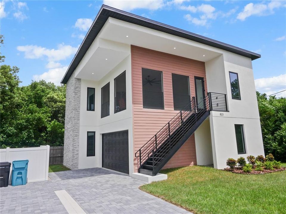 For Sale: $629,999 (3 beds, 3 baths, 1170 Square Feet)