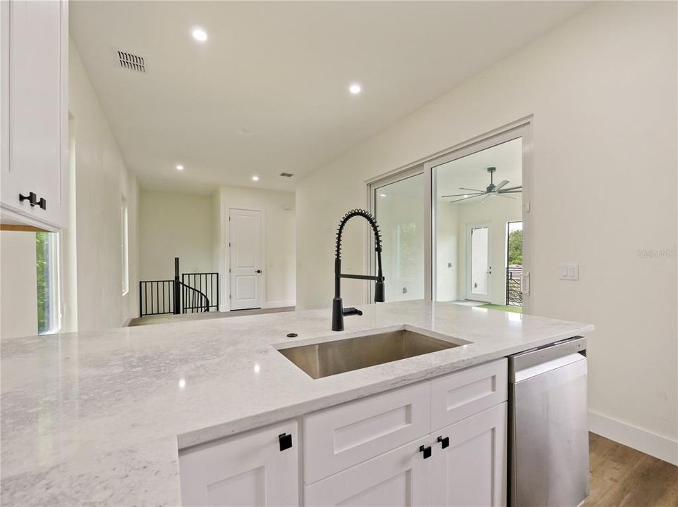 For Sale: $629,999 (3 beds, 3 baths, 1170 Square Feet)