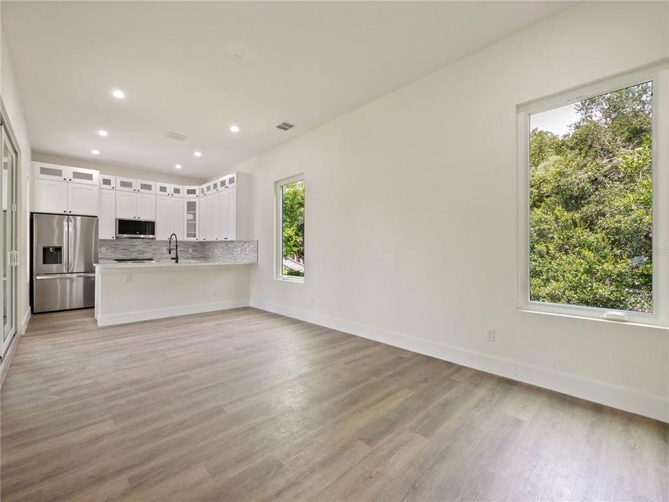 For Sale: $629,999 (3 beds, 3 baths, 1170 Square Feet)