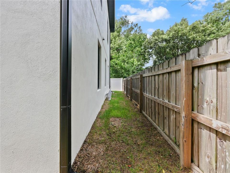 For Sale: $629,999 (3 beds, 3 baths, 1170 Square Feet)