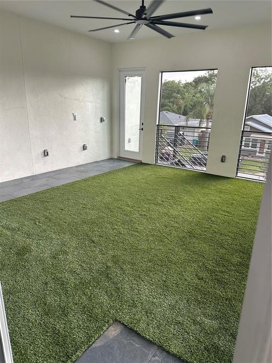 For Sale: $629,999 (3 beds, 3 baths, 1170 Square Feet)