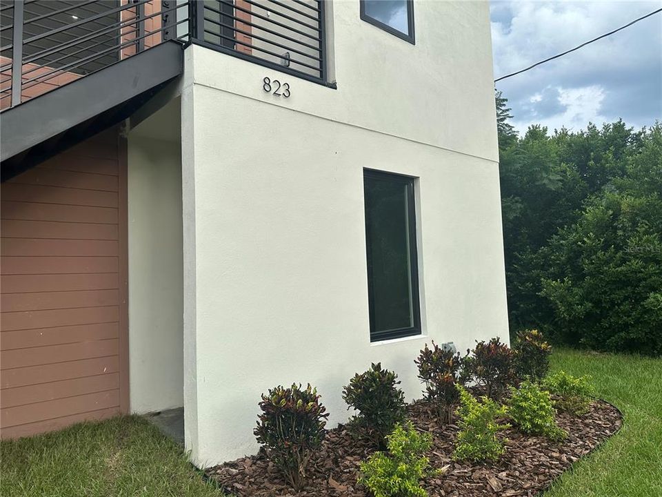 For Sale: $629,999 (3 beds, 3 baths, 1170 Square Feet)