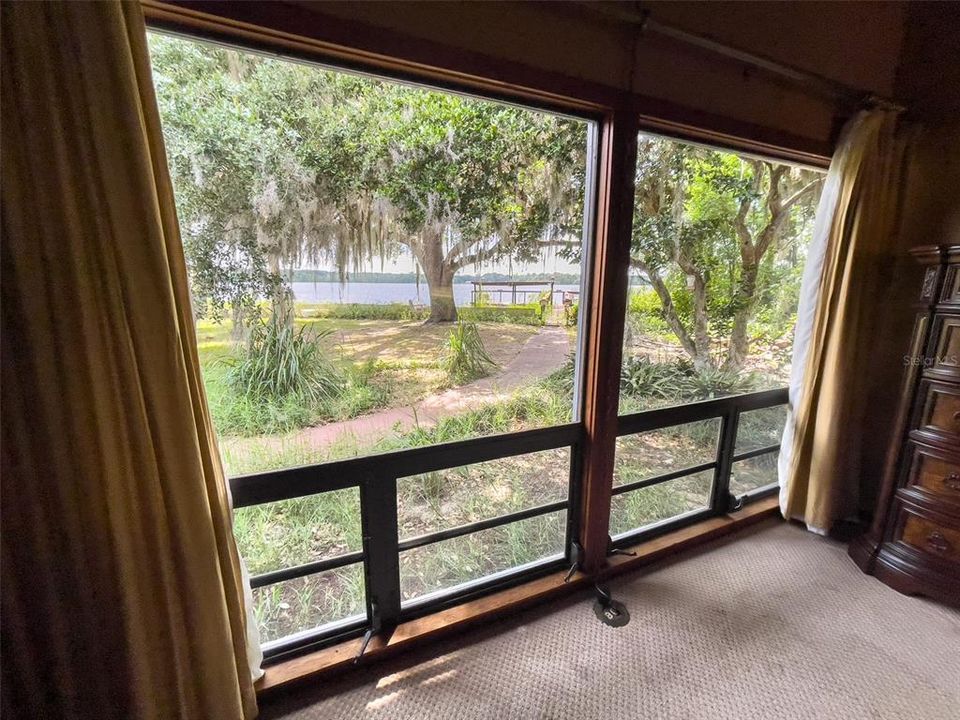 For Sale: $499,000 (3 beds, 3 baths, 2549 Square Feet)