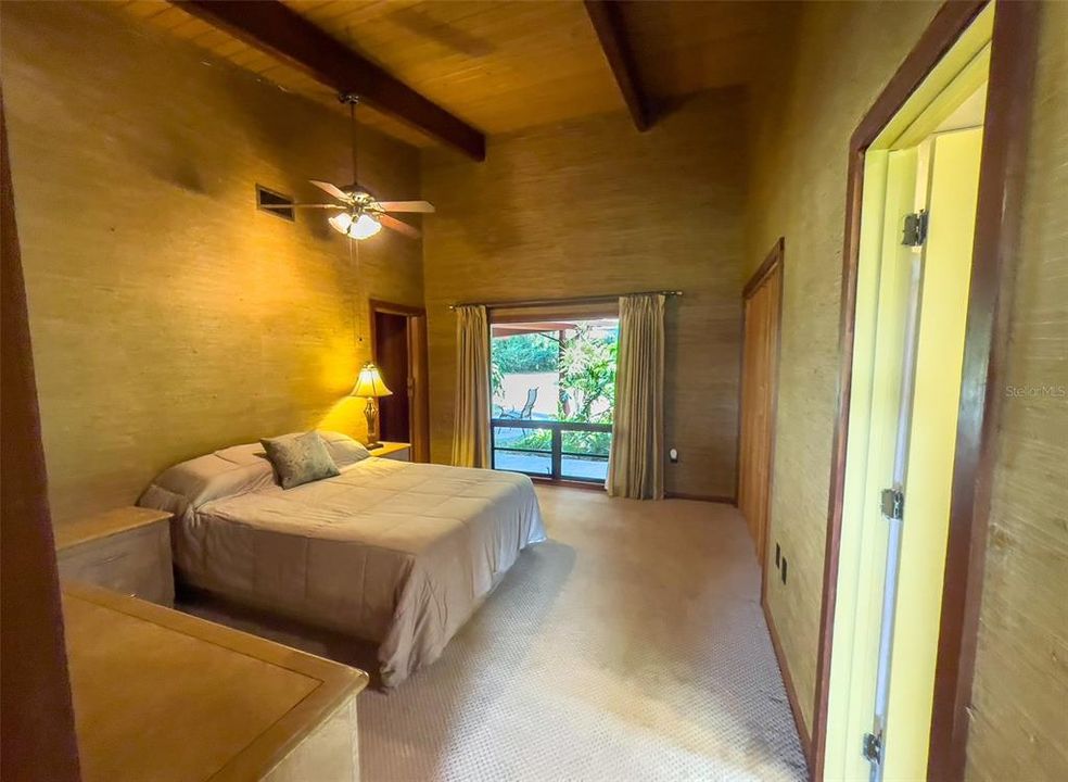 For Sale: $499,000 (3 beds, 3 baths, 2549 Square Feet)