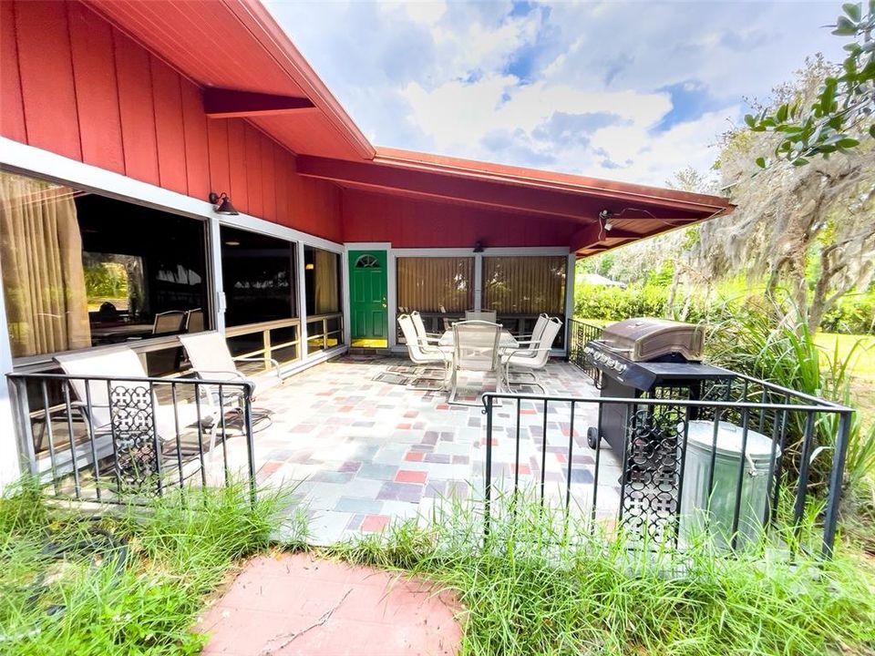 For Sale: $499,000 (3 beds, 3 baths, 2549 Square Feet)