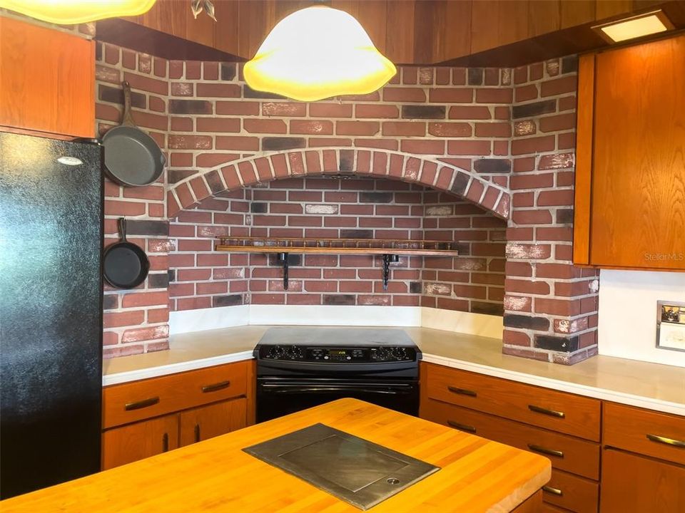 For Sale: $499,000 (3 beds, 3 baths, 2549 Square Feet)