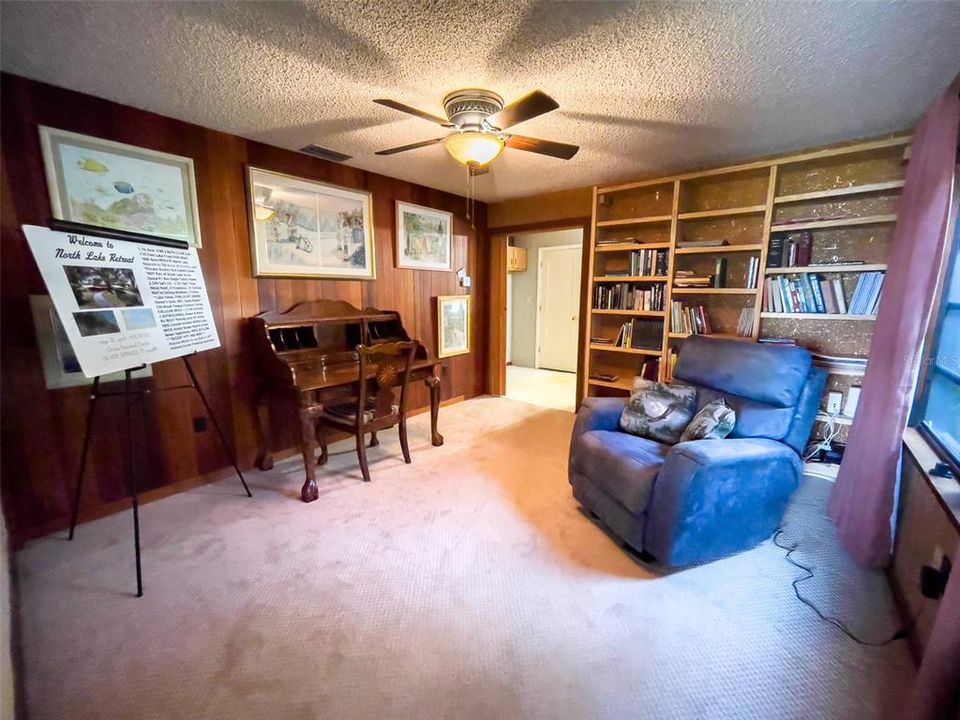 For Sale: $499,000 (3 beds, 3 baths, 2549 Square Feet)