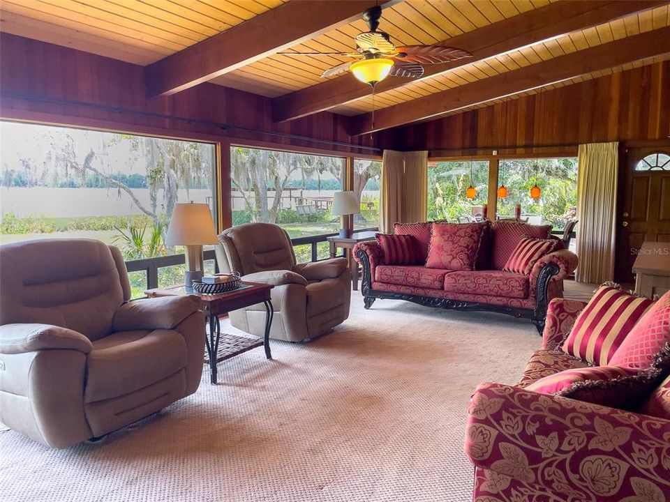 For Sale: $499,000 (3 beds, 3 baths, 2549 Square Feet)