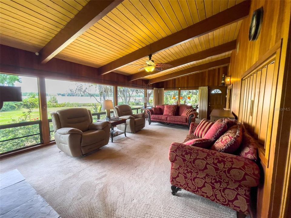 For Sale: $499,000 (3 beds, 3 baths, 2549 Square Feet)