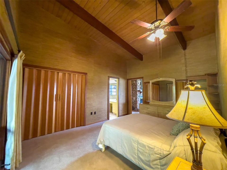 For Sale: $499,000 (3 beds, 3 baths, 2549 Square Feet)