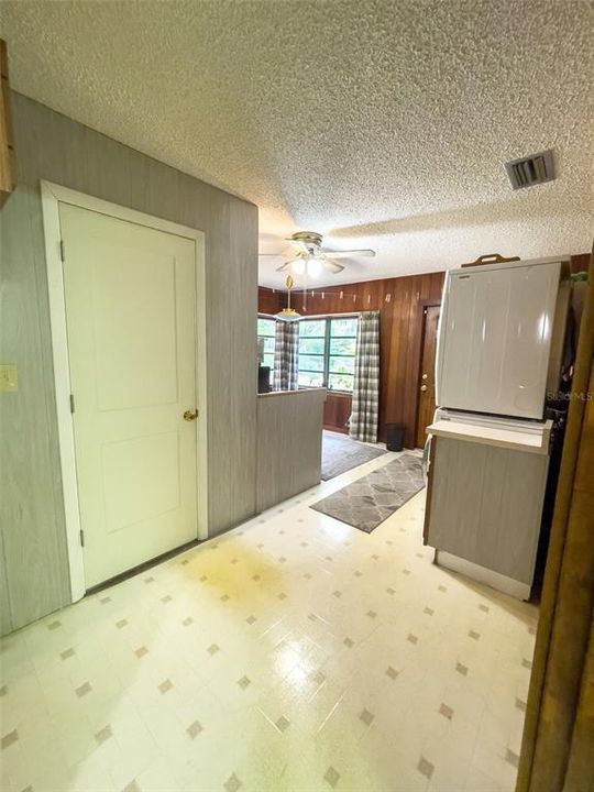 For Sale: $499,000 (3 beds, 3 baths, 2549 Square Feet)