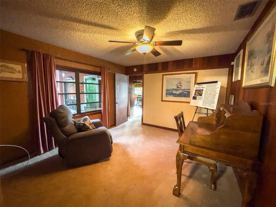 For Sale: $499,000 (3 beds, 3 baths, 2549 Square Feet)