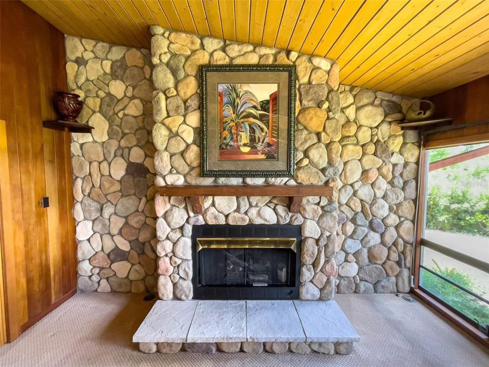 For Sale: $499,000 (3 beds, 3 baths, 2549 Square Feet)