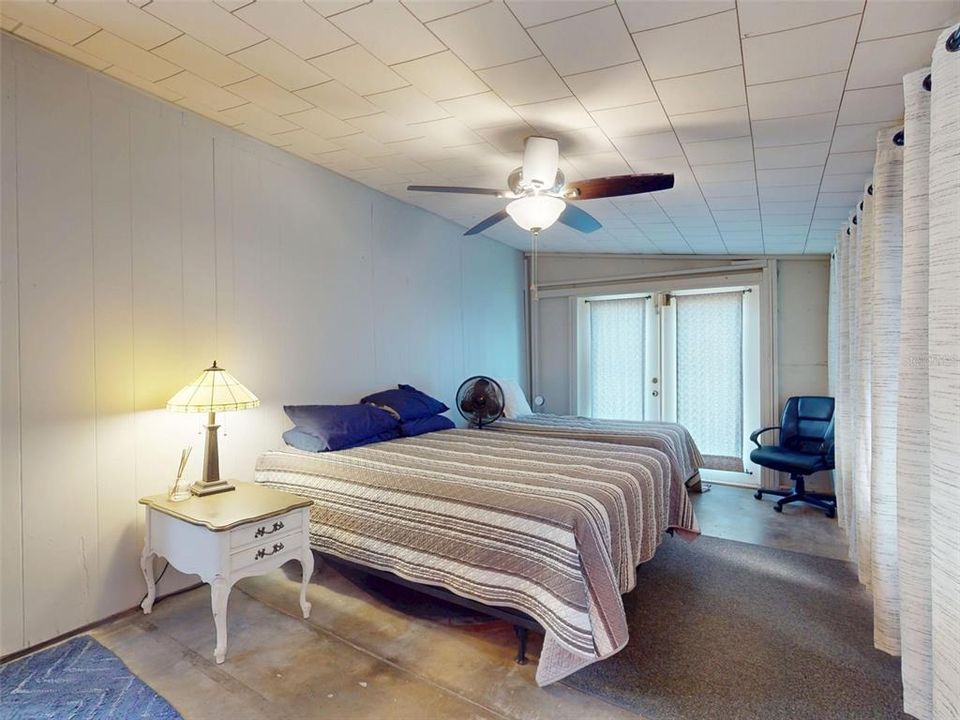 For Sale: $245,000 (3 beds, 1 baths, 990 Square Feet)