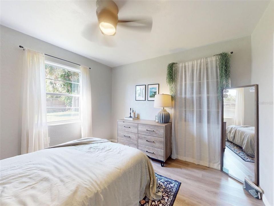 For Sale: $245,000 (3 beds, 1 baths, 990 Square Feet)