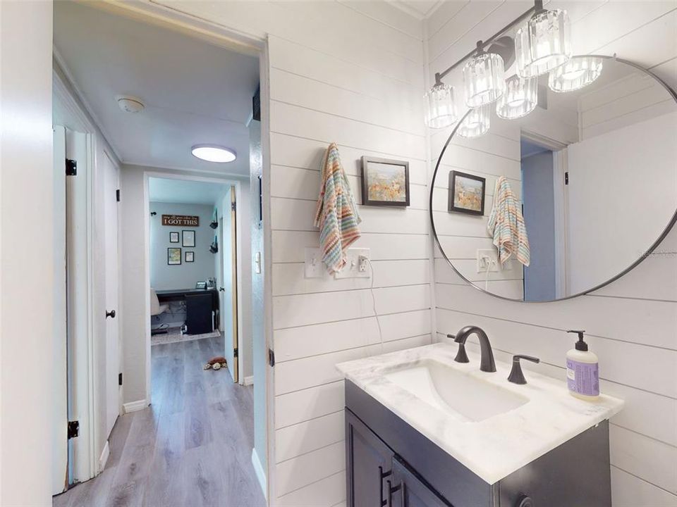 For Sale: $245,000 (3 beds, 1 baths, 990 Square Feet)