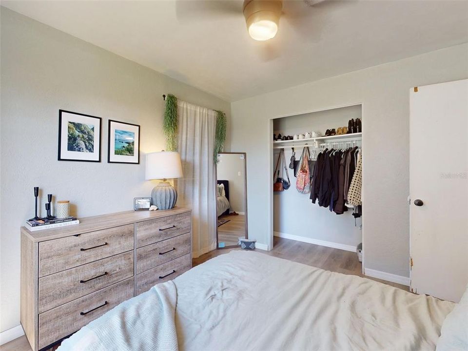 For Sale: $245,000 (3 beds, 1 baths, 990 Square Feet)