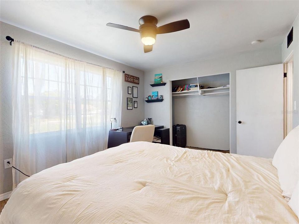 For Sale: $245,000 (3 beds, 1 baths, 990 Square Feet)