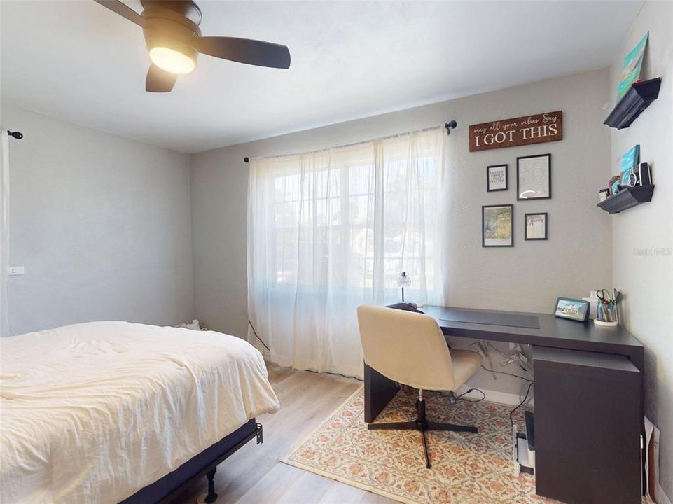 For Sale: $245,000 (3 beds, 1 baths, 990 Square Feet)