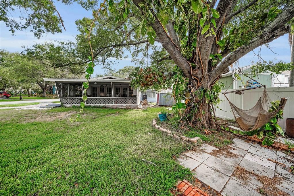 For Sale: $750,000 (0.32 acres)