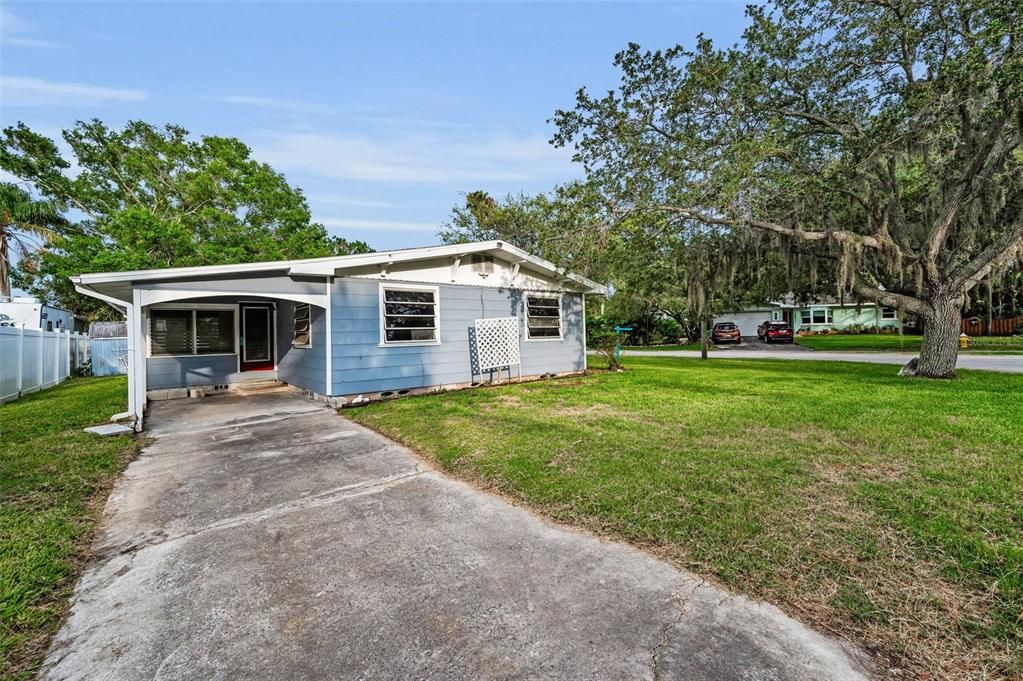 For Sale: $750,000 (0.32 acres)